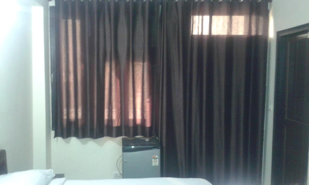 Charanpahari Hotel 뉴델리 외부 사진