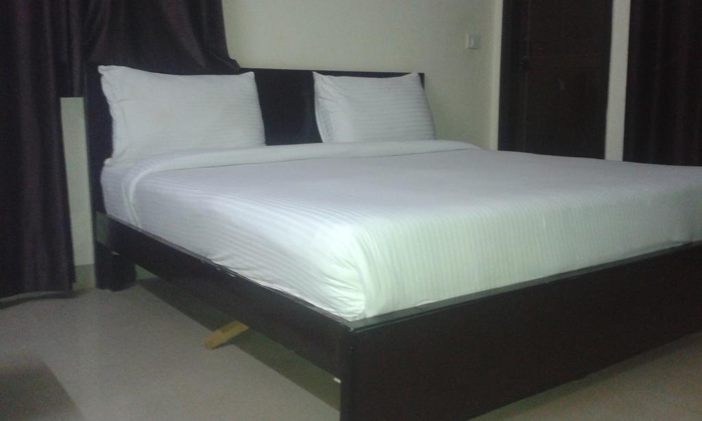Charanpahari Hotel 뉴델리 객실 사진