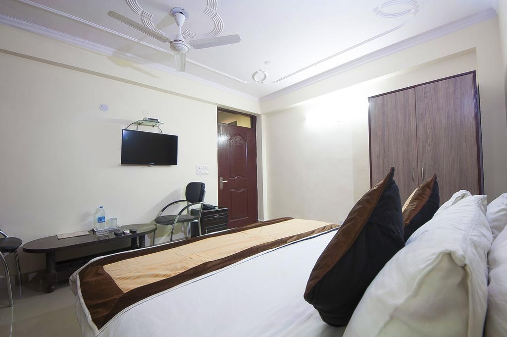 Charanpahari Hotel 뉴델리 외부 사진