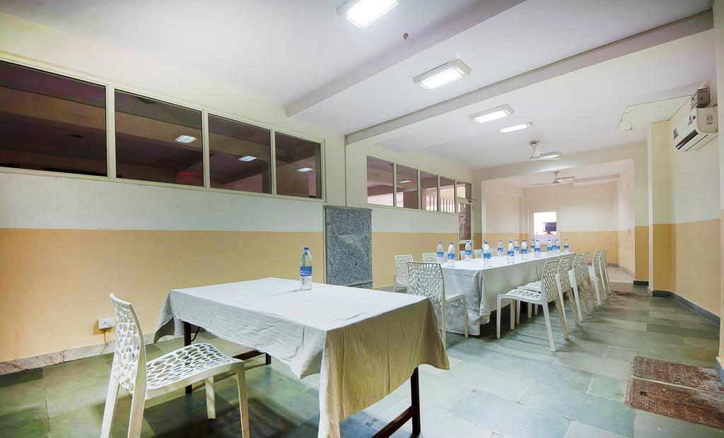 Charanpahari Hotel 뉴델리 외부 사진
