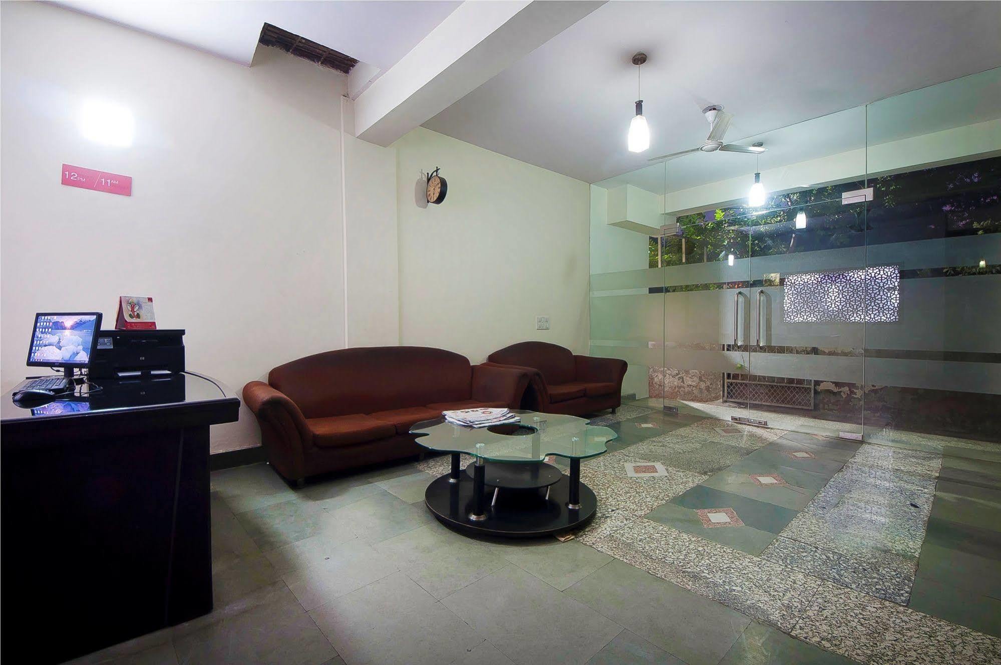 Charanpahari Hotel 뉴델리 외부 사진