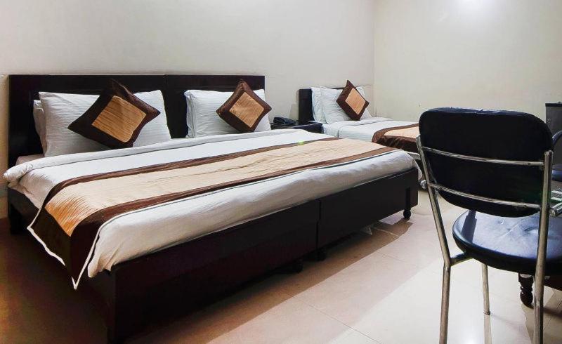 Charanpahari Hotel 뉴델리 외부 사진